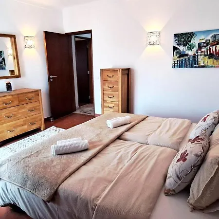 Charming Villa, Algarve With Private Pool, Sea Views And Walk To Villa