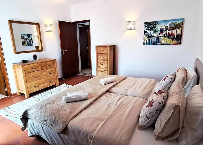 Charming Villa, Algarve With Private Pool, Sea Views And Walk To Villa