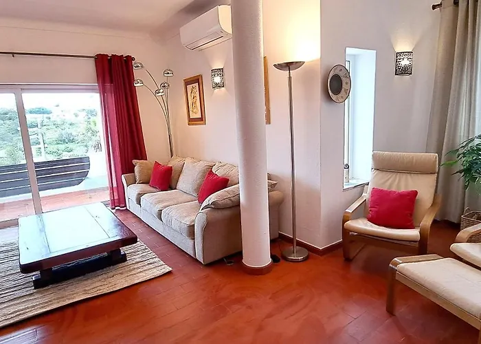 Charming Villa, Algarve With Private Pool, Sea Views And Walk To Villa *