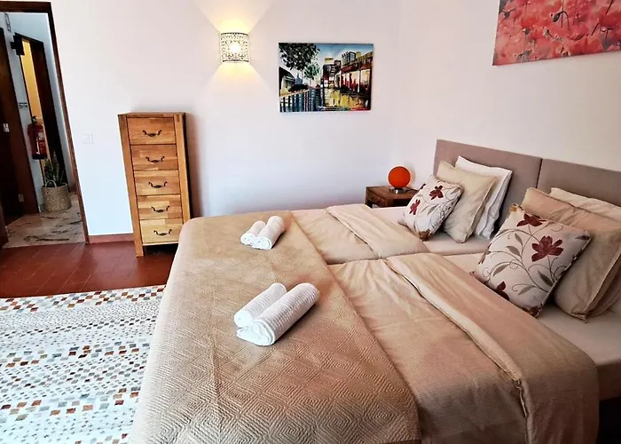 Villa Charming Villa, Algarve With Private Pool, Sea Views And Walk To