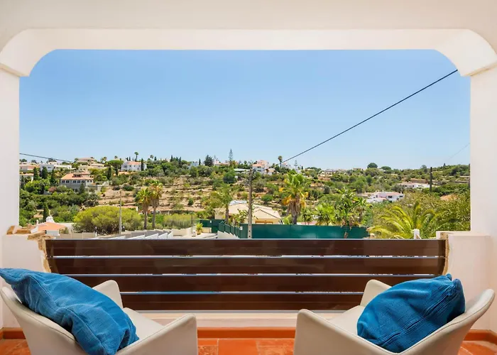 Villa Charming Villa, Algarve With Private Pool, Sea Views And Walk To Carvoeiro (Lagoa)