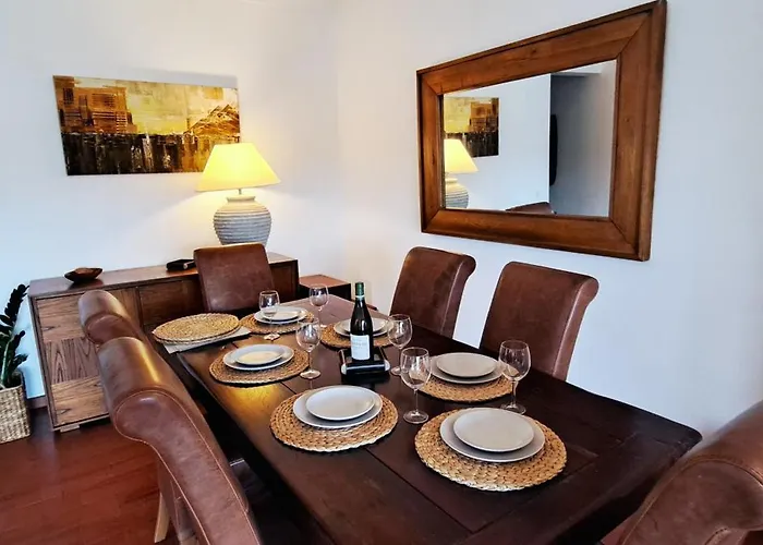 Charming Villa, Algarve With Private Pool, Sea Views And Walk To
