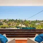 ヴィラ Charming Villa, Algarve With Private Pool, Sea Views And Walk To カルヴォエイロ